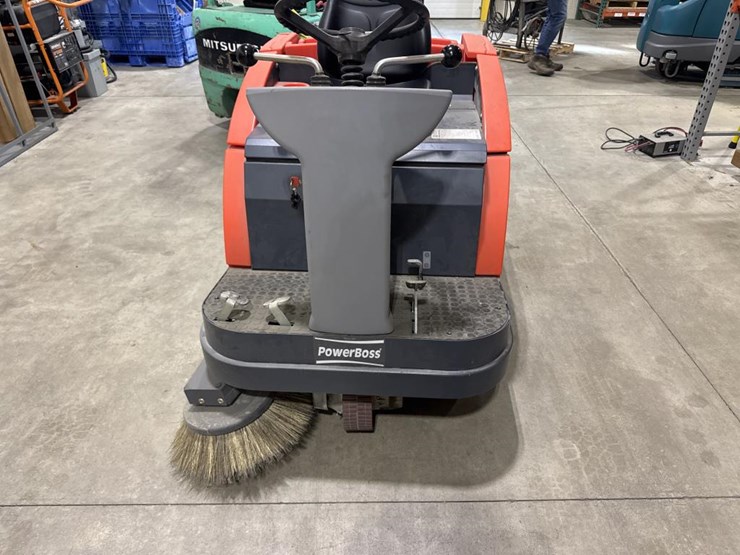 #3874-•-power-boss-apex-47-ride-on-sweeper-image-2