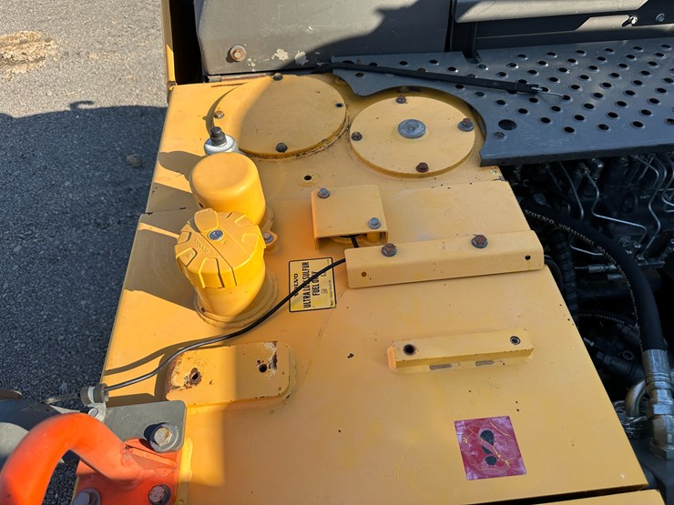 #32824-•-volvo-ec160e-crawler-excavator-w/hydraulic-thumb-image-64