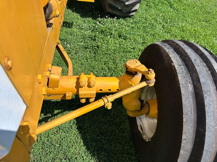 minneapolis-moline-g1355-image-59