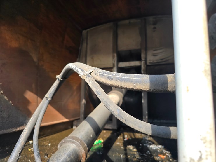 2001-mack-le613-image-81