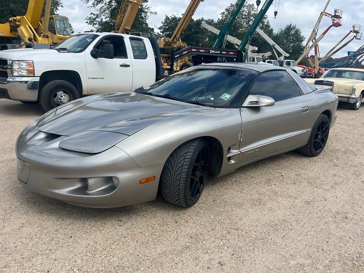 #15939-•-2001-pontiac-firebird-|-for-parts/repairs-image-1