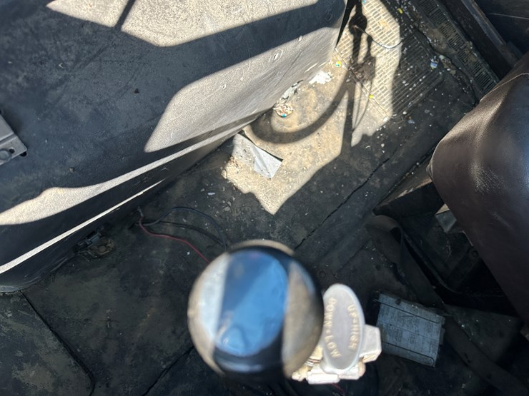 #32744-•-1989-international-f-2575-t/a-daycab-truck-tractor-vin:-1hszjg2r7kh666552-image-5