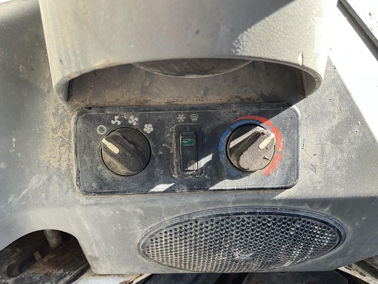 2018-bobcat-t870-image-16