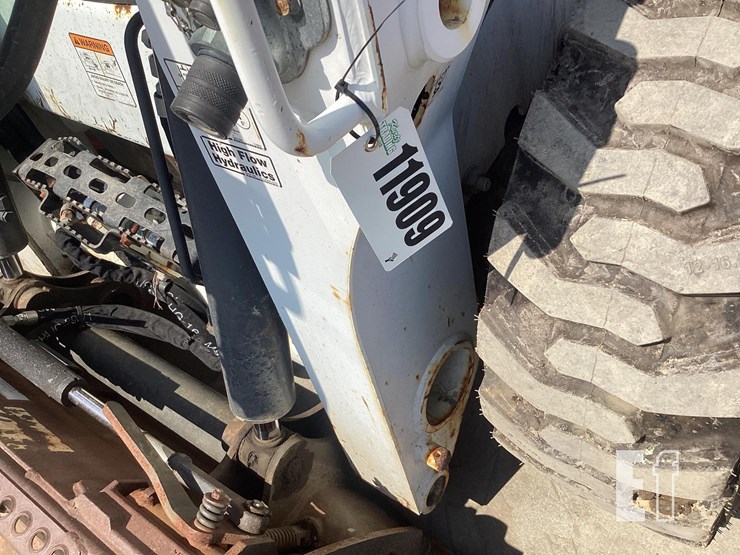 2017-bobcat-s740-image-18