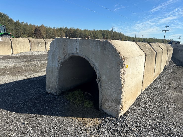 #32726-•-lot-of-(13)-~57"x80"-concrete-culvert-sections-image-1