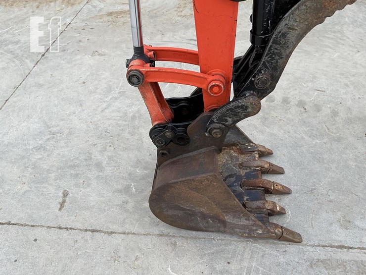 2019-kubota-kx040-4-image-11