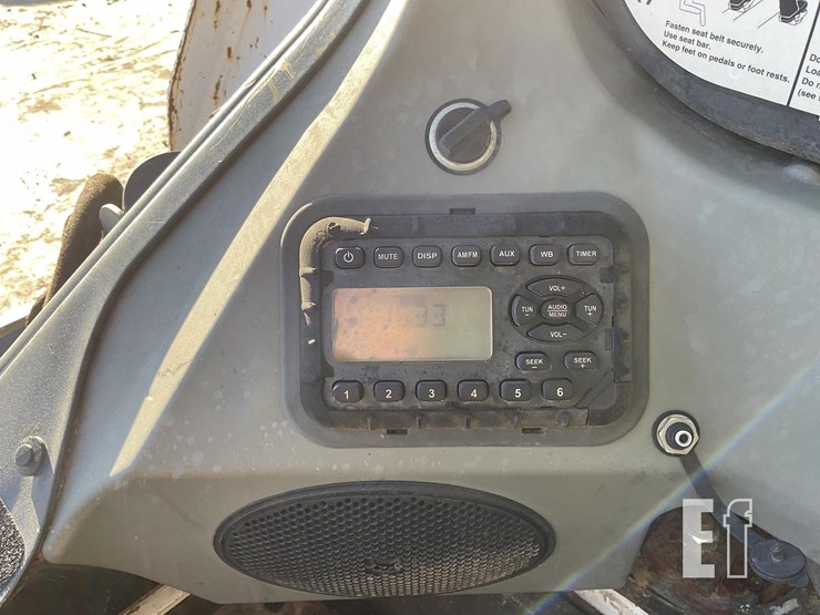 2016-bobcat-s570-image-16