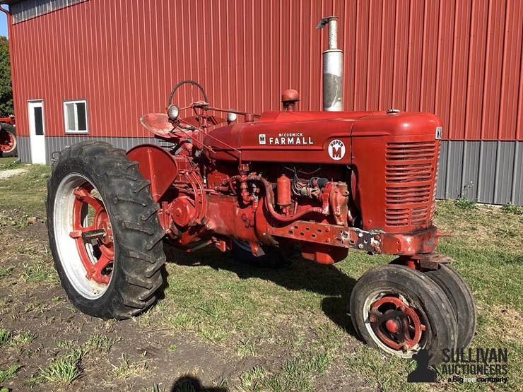1953-farmall-super-m-2wd-tractor-image-3