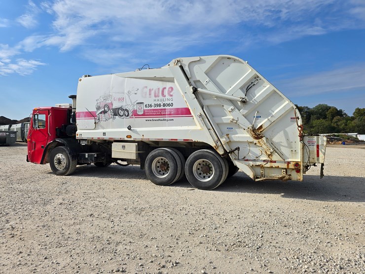 2001-mack-le613-image-13