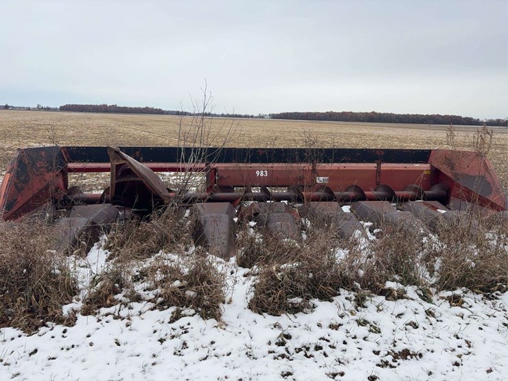 international-983-image-2