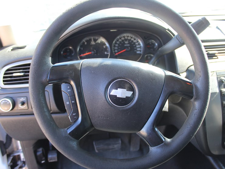 2013-chevrolet-tahoe-image-11