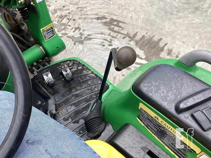 2005-john-deere-3120-image-16