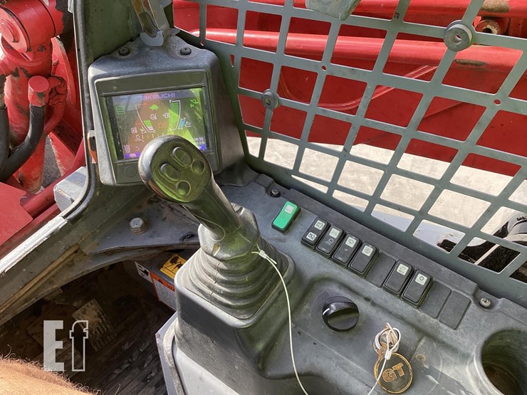 2021-takeuchi-tl12v2-image-16