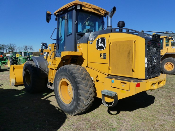 2021-deere-544p-image-11