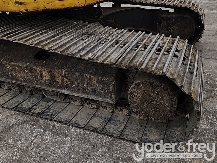 2013-komatsu-pc228us-lc-8-image-10