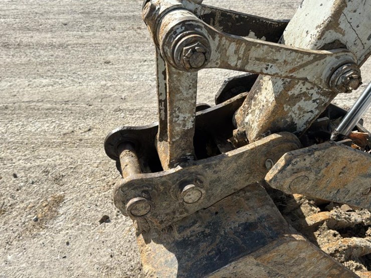 takeuchi-tb145-image-15