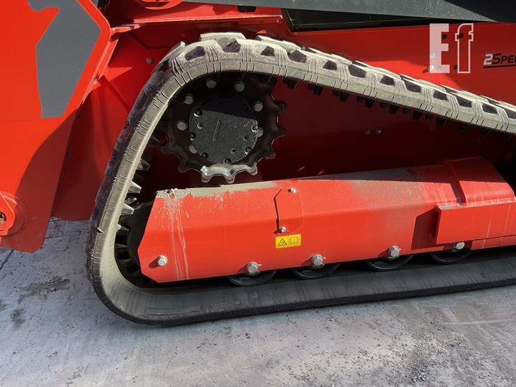 2025-kioti-tl750-image-12