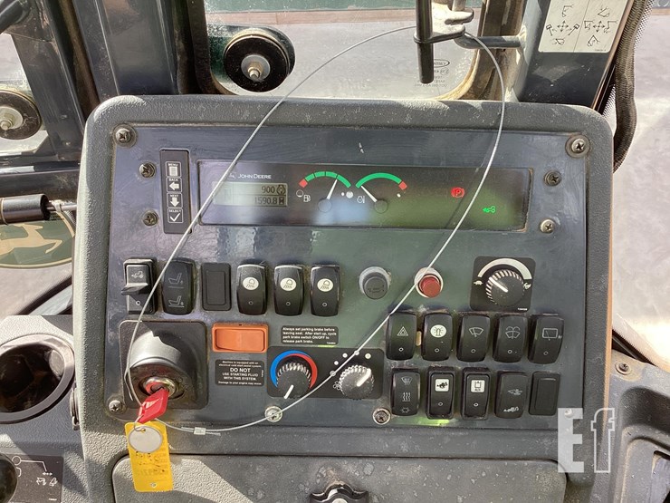 2015-deere-310k-image-19