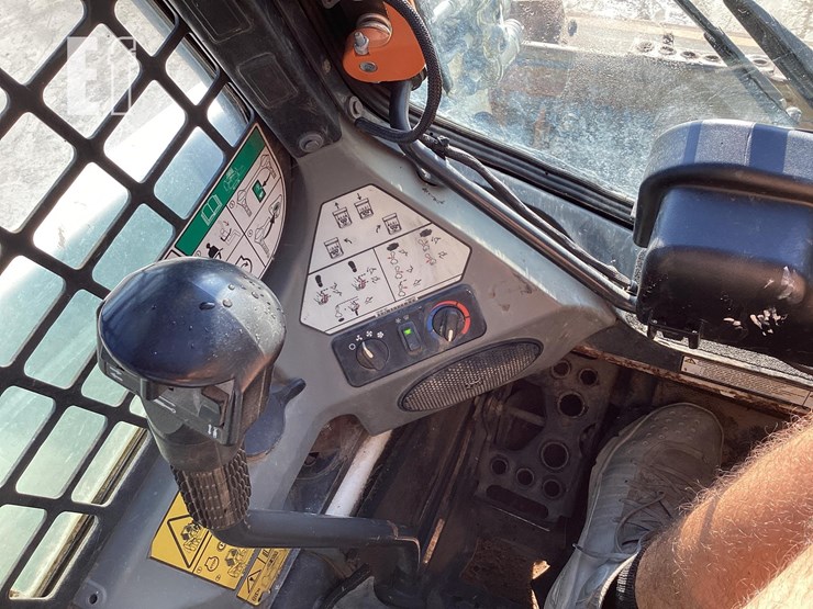 2021-bobcat-t450-image-15