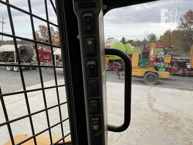 2015-case-sr250-image-14