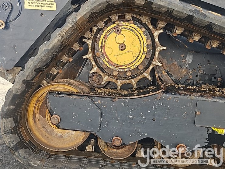 2020-caterpillar-259d3-image-12