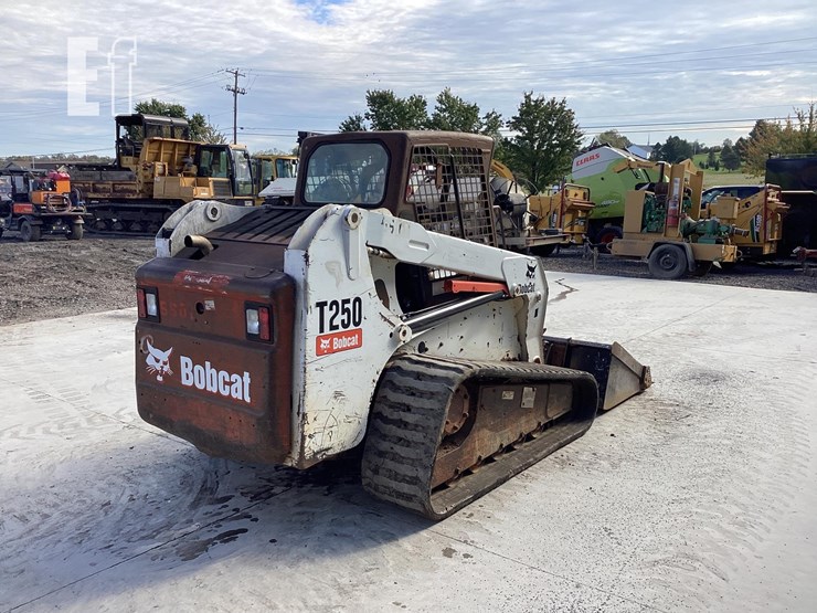 2007-bobcat-t250-image-4