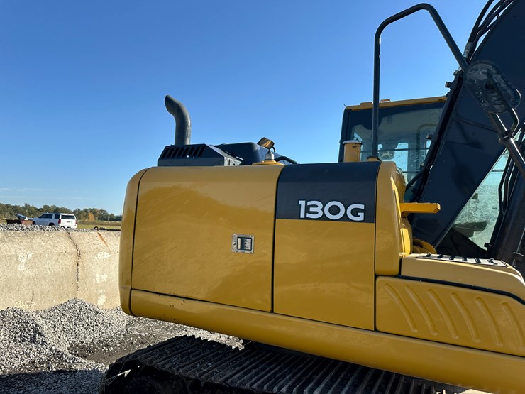deere-130g-image-48