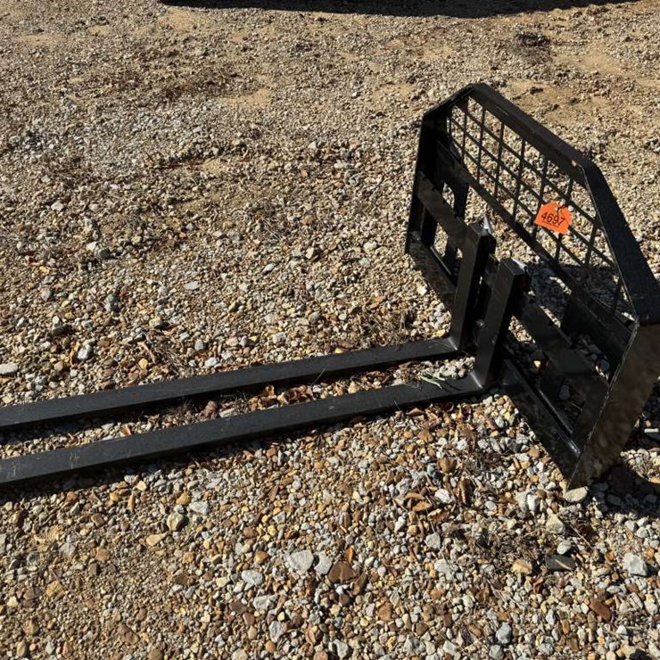 #4697 • New Pallet Forks