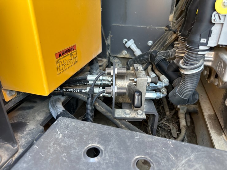 #32824-•-volvo-ec160e-crawler-excavator-w/hydraulic-thumb-image-62