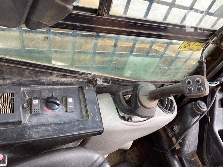 2004-caterpillar-277b-image-15