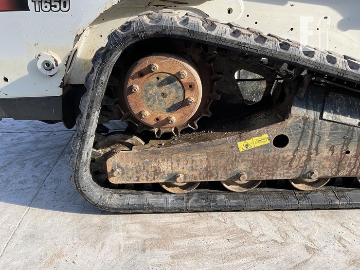 2014-bobcat-t650-image-12