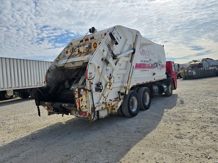 2001-mack-le613-image-23