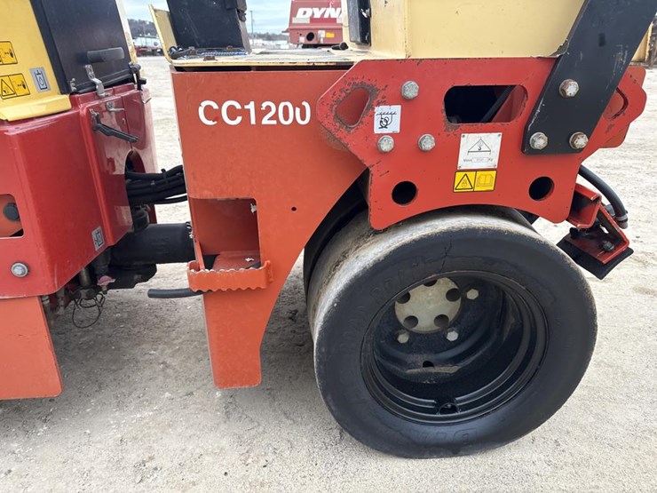 #1891-•-2011-dynapac-cc12000-roller-image-27
