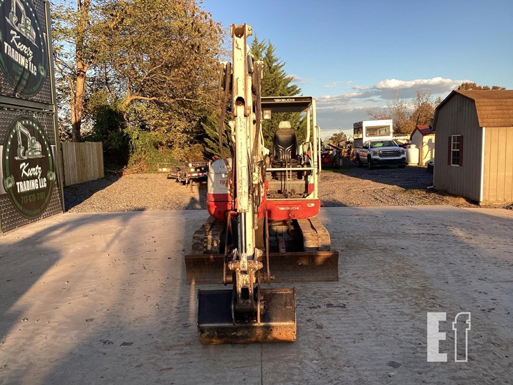 2015-takeuchi-tb260-image-7