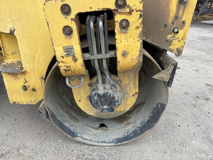 2015-bomag-bw120-image-30