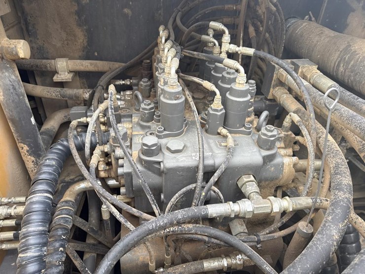 #1881-•-2020-volvo-ec480e-excavator-image-48