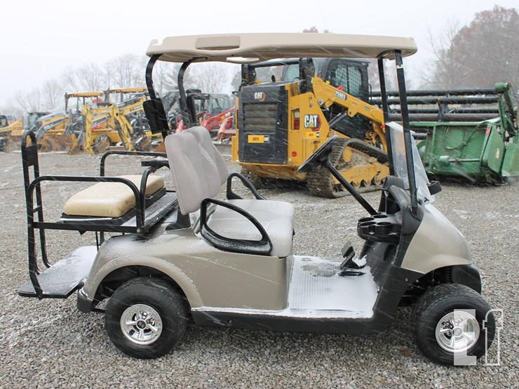 e-z-go-electric-golf-cart-2975-image-4