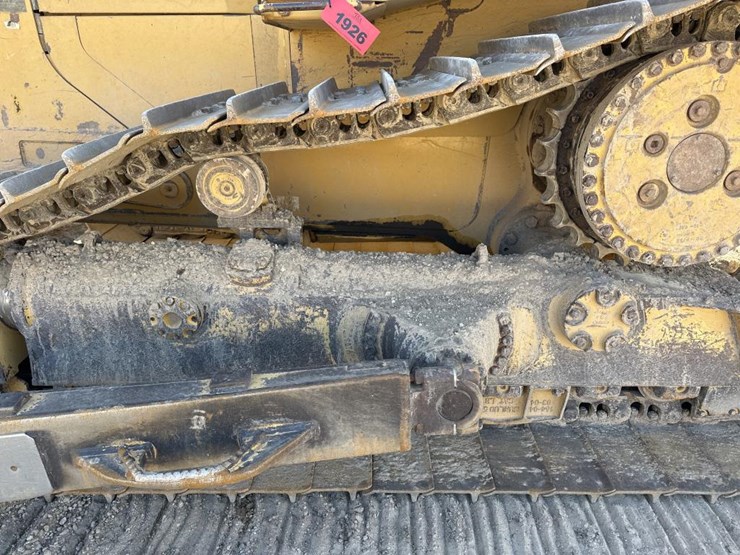 2012-caterpillar-d6t-image-38