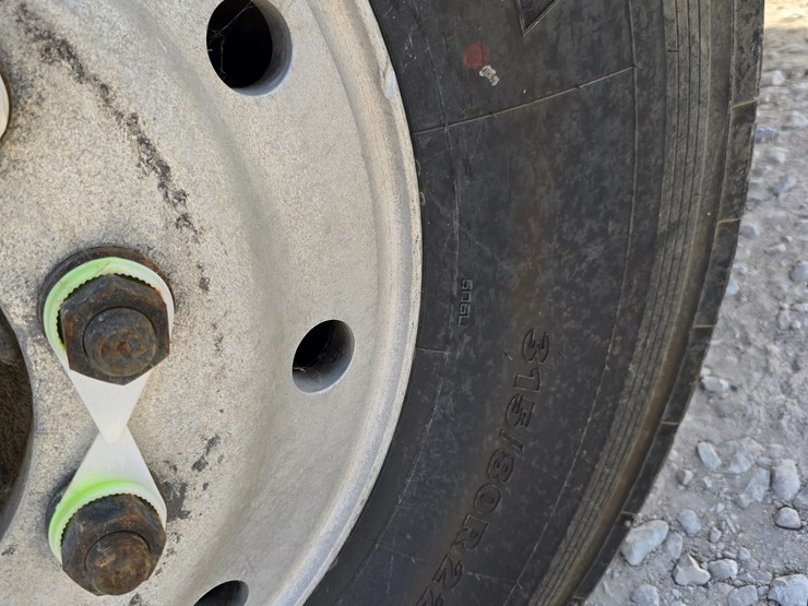 2001-mack-le613-image-74