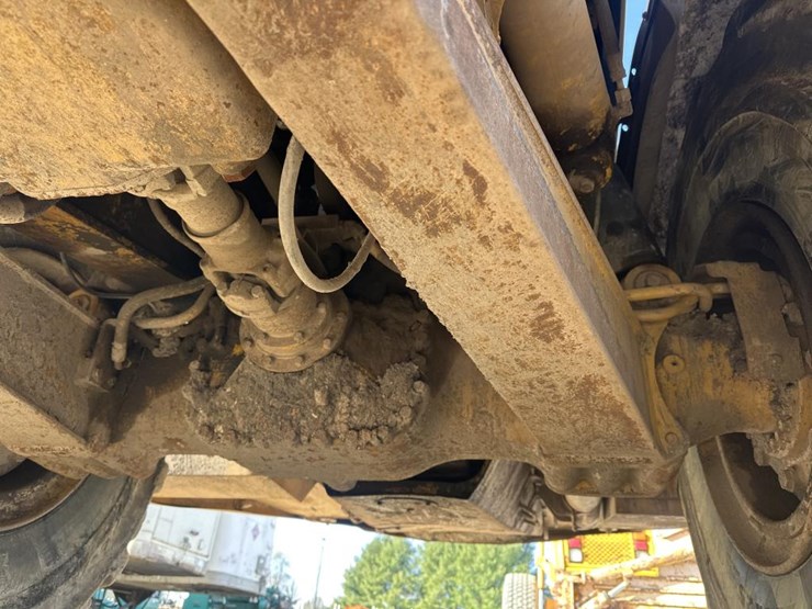 2005-caterpillar-740-image-47