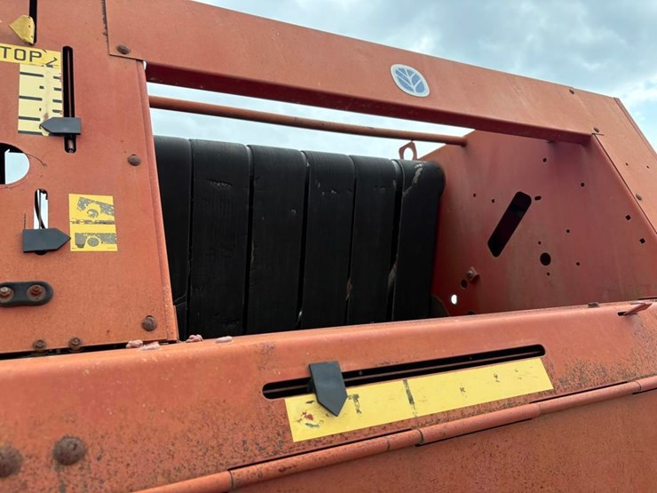 new-holland-644-image-7