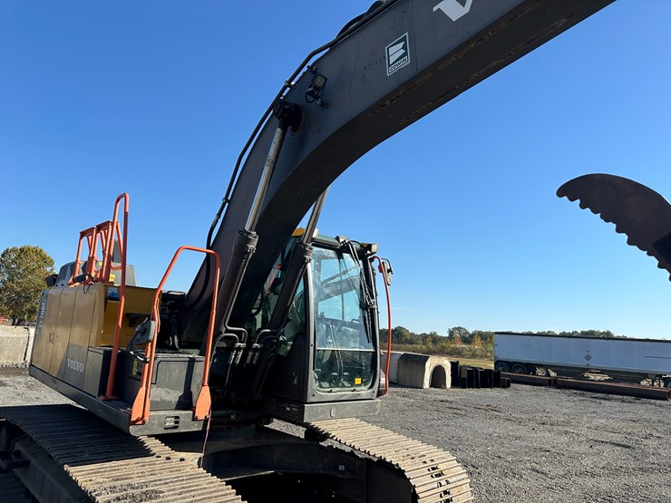 #32825-•-volvo-ec200e-crawler-excavator-image-52