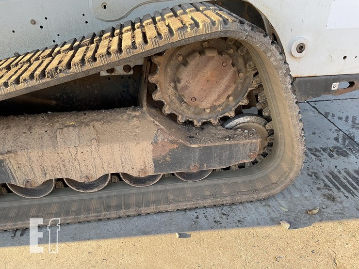 2018-bobcat-t740-image-11