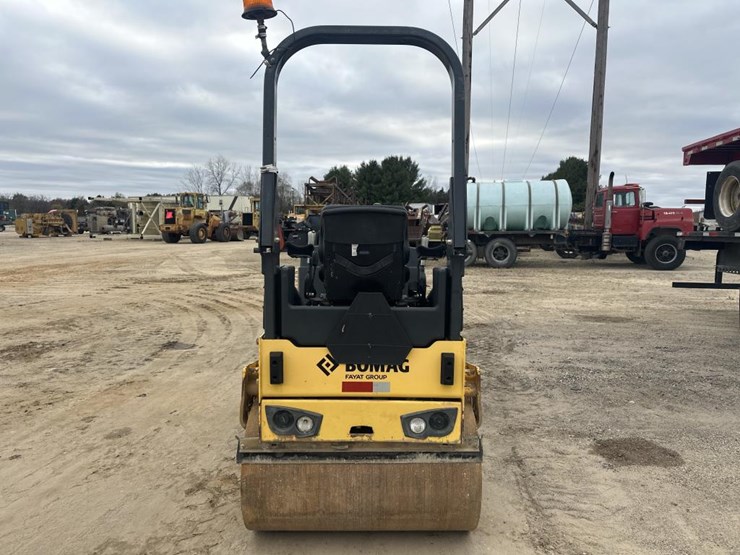 2015-bomag-bw120-image-4