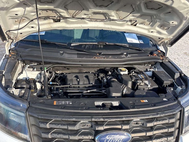 2018-ford-explorer-image-7