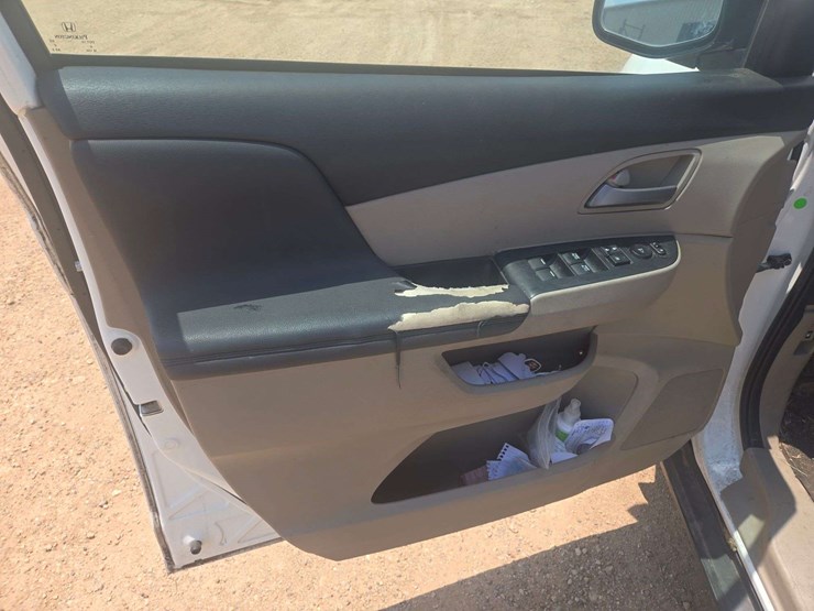 2013-honda-odyssey-image-8