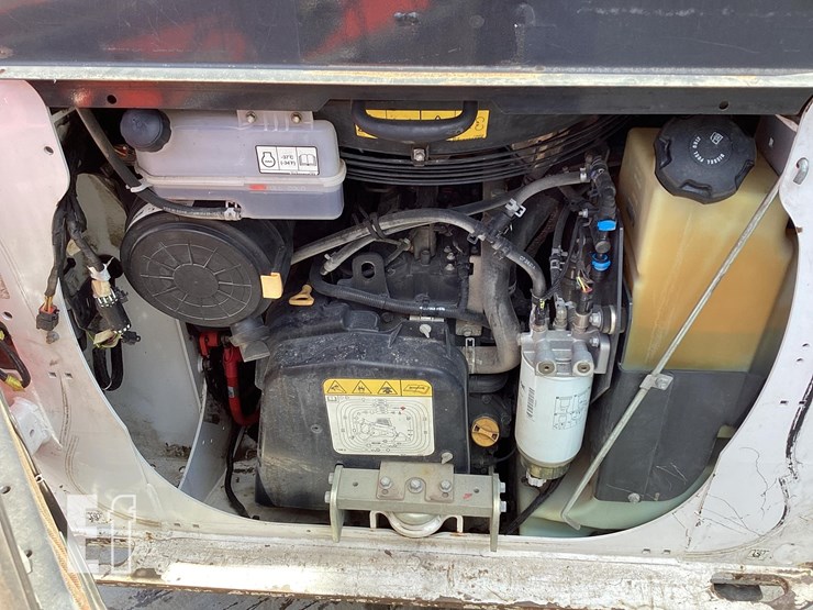 2021-bobcat-t64-image-13