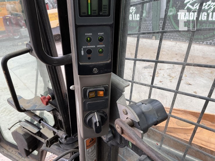 2015-case-sr250-image-19