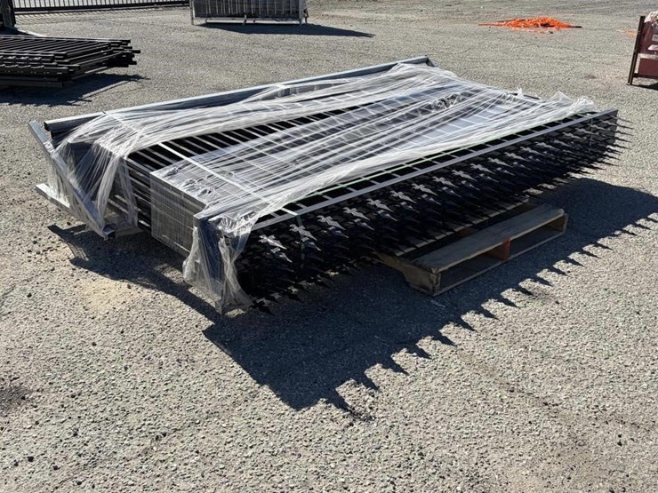 ir-iron-fence-(qty-8)-image-4