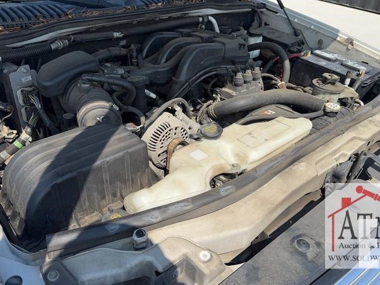 2008-ford-explorer-xlt-image-16